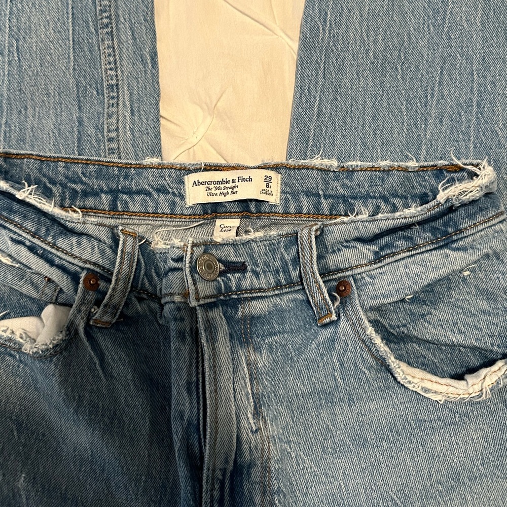 Abercrombie & Fitch Curve Love Jeans- Size 29